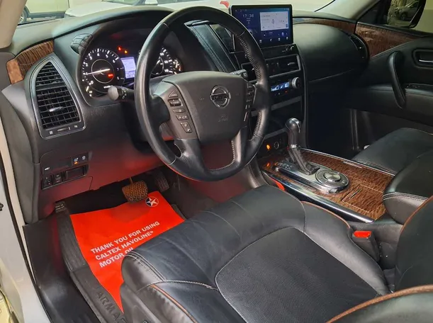 Car image 11