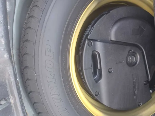 Car image 22