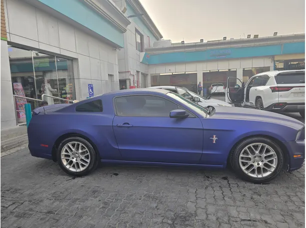 Car image 14