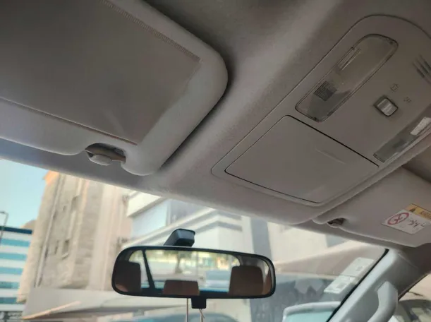 Car image 40