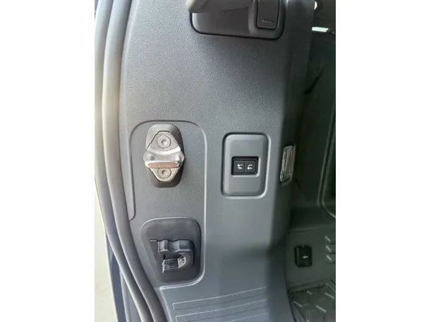 Car image 38