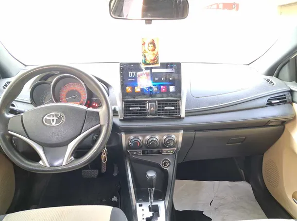 Car image 16