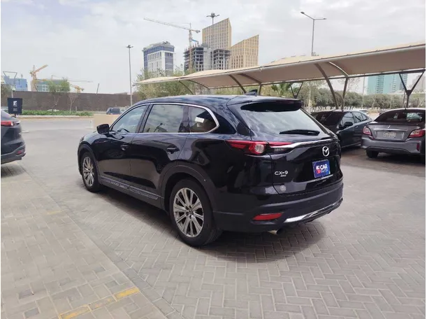 Car image 8