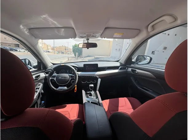Car image 14