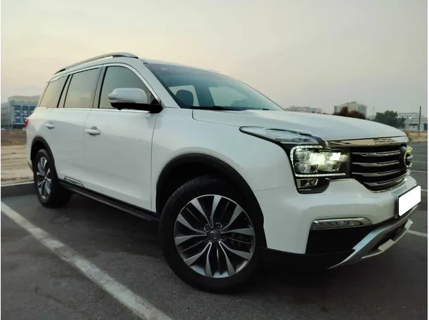 Car image 6