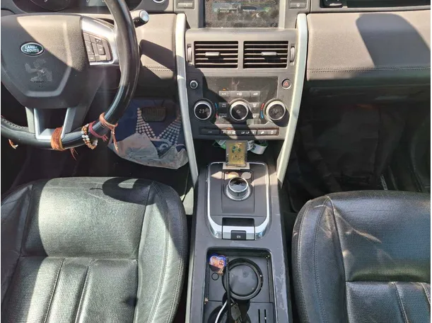 Car image 15