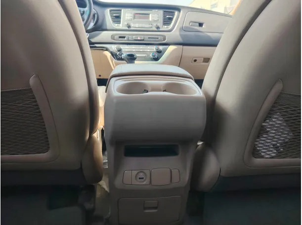 Car image 25