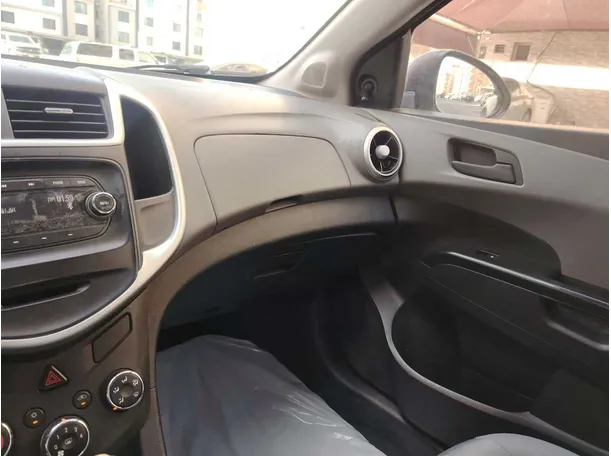 Car image 29