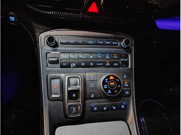 Car image 25