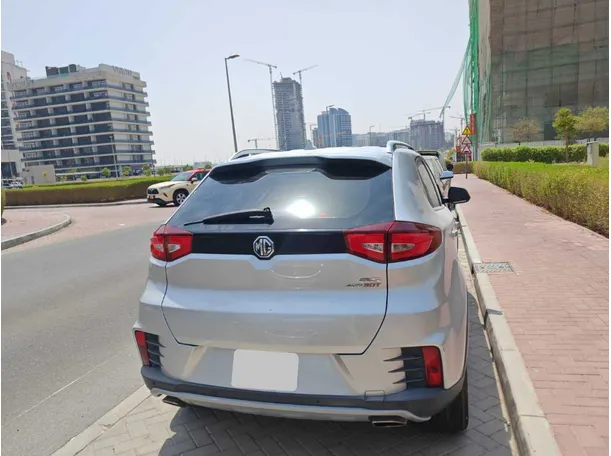 Car image 7