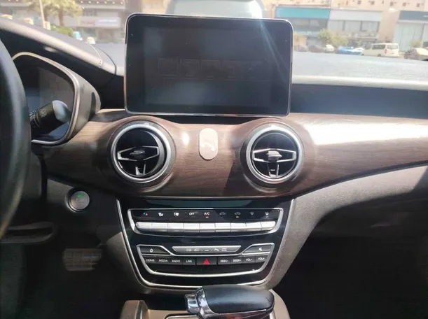 Car image 24