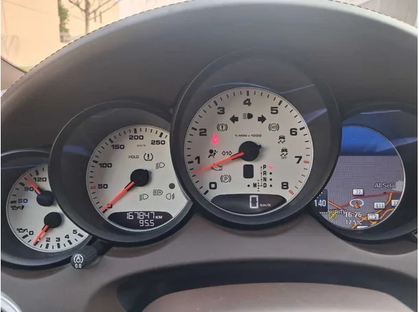 Car image 20