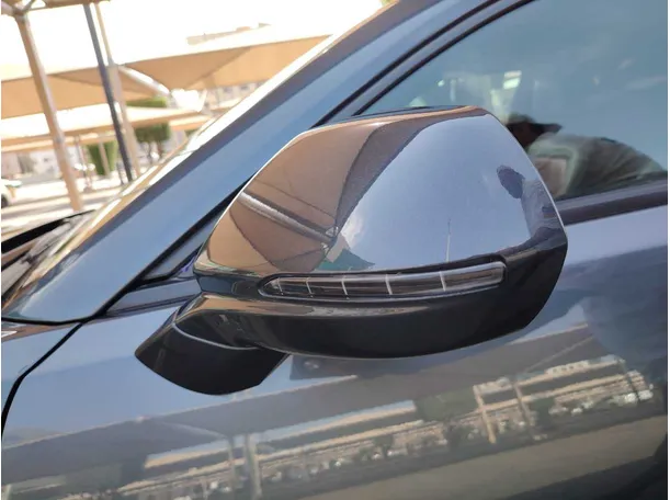 Car image 25