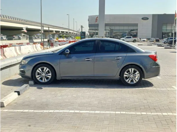 Car image 4