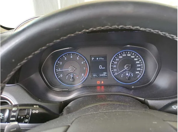 Car image 19