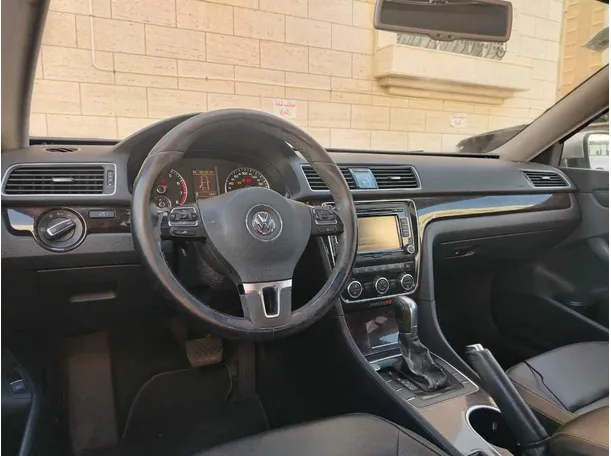 Car image 23