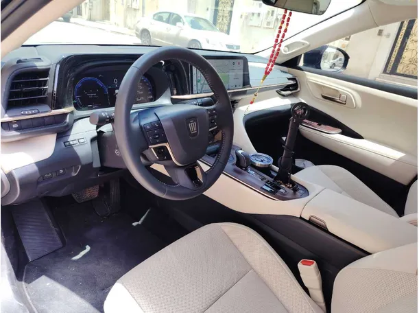 Car image 13