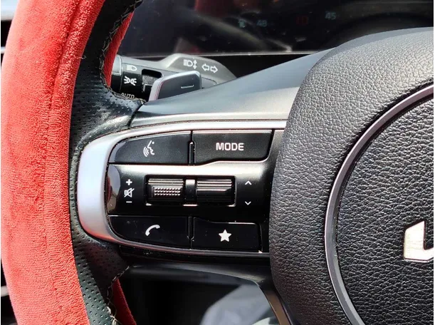 Car image 24