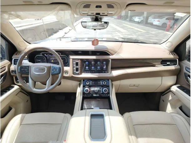 Car image 18
