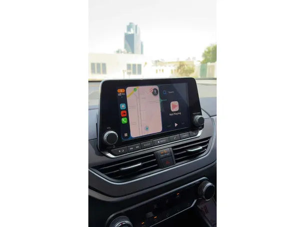 Car image 9