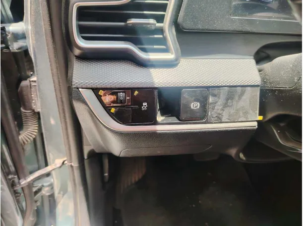 Car image 40