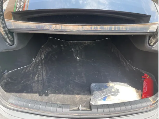 Car image 23