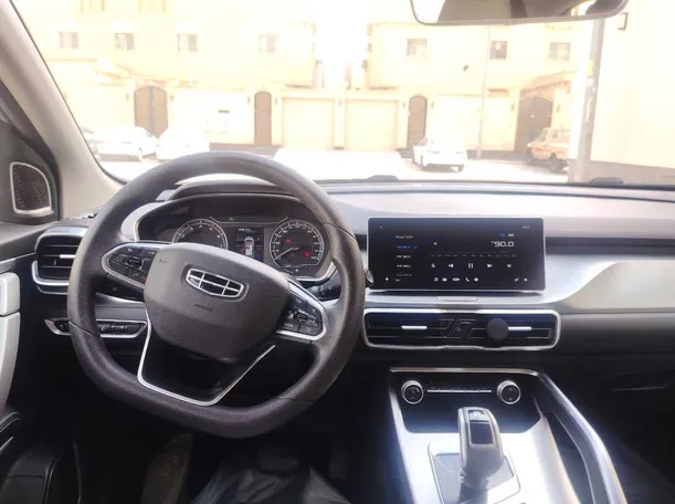 Car image 19