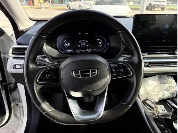 Car image 18