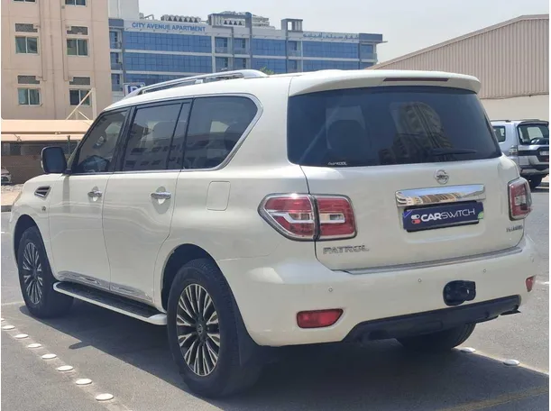 Car image 7