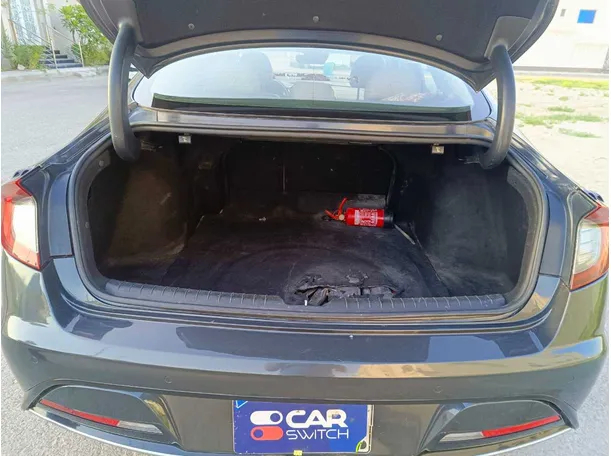 Car image 29