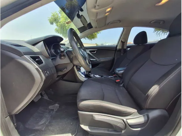Car image 12