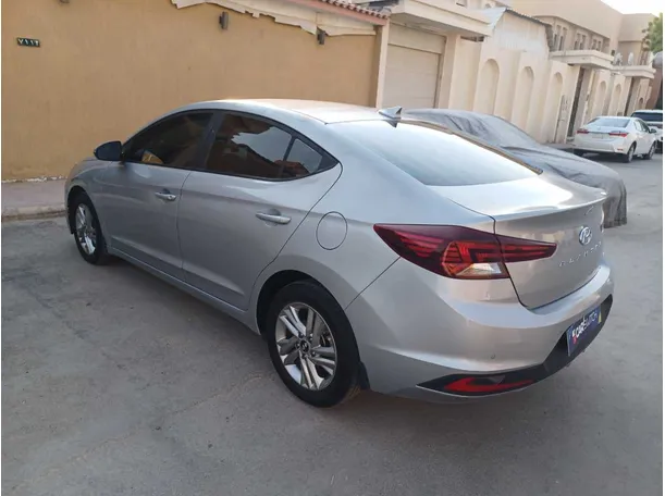 Car image 7