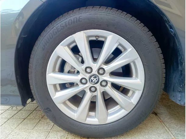 Car image 10