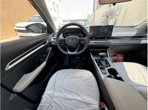 Car image 16