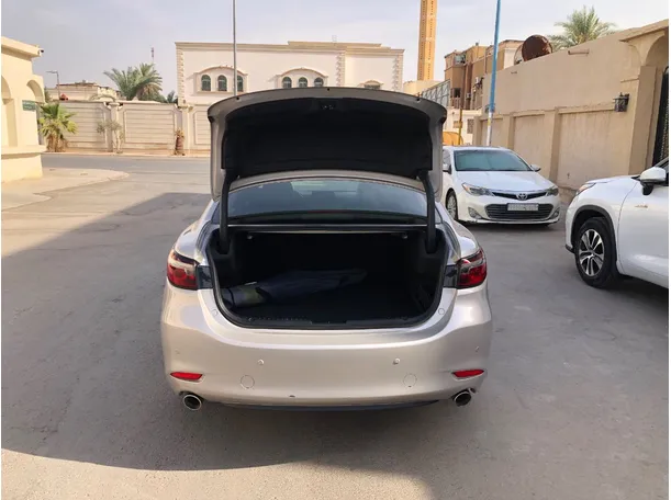 Car image 21