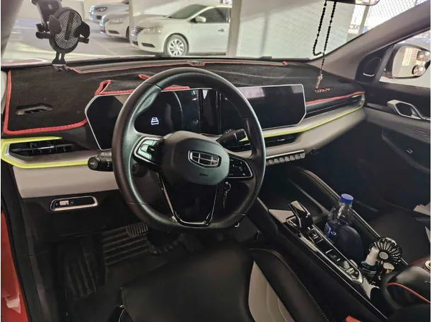 Car image 11