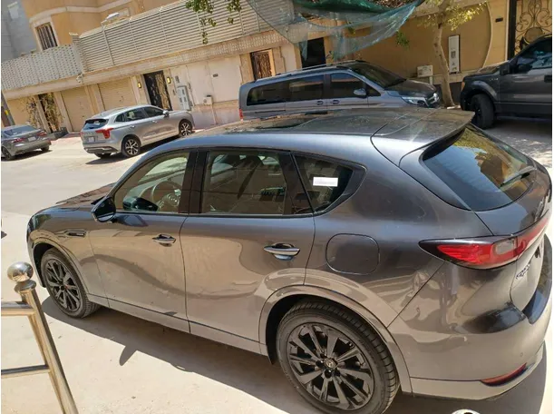 Car image 8