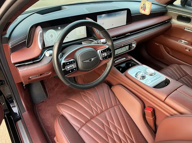 Car image 11
