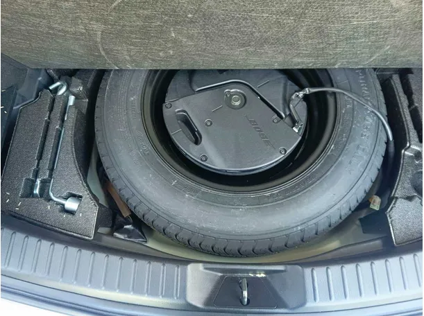 Car image 37