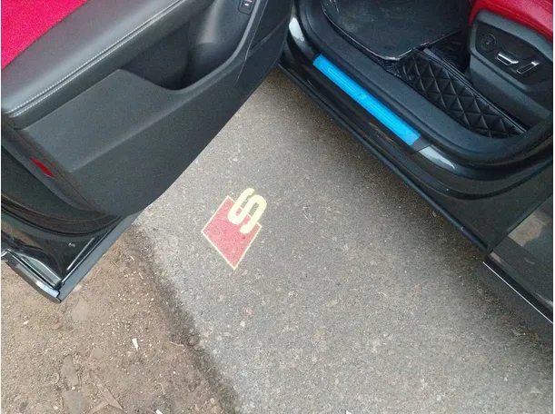 Car image 37