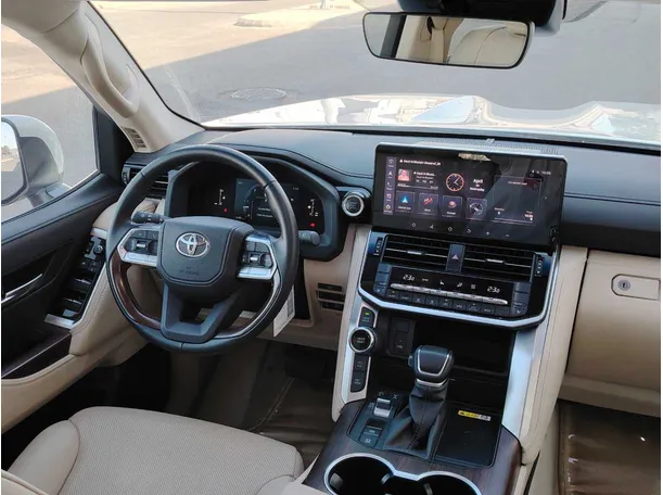 Car image 23
