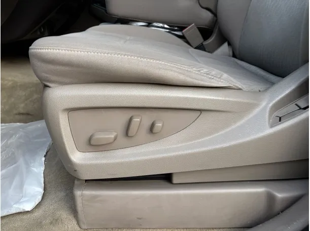 Car image 28