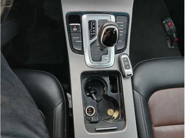Car image 25