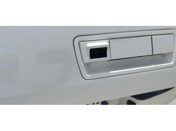Car image 33