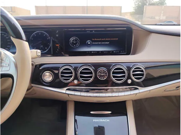 Car image 25