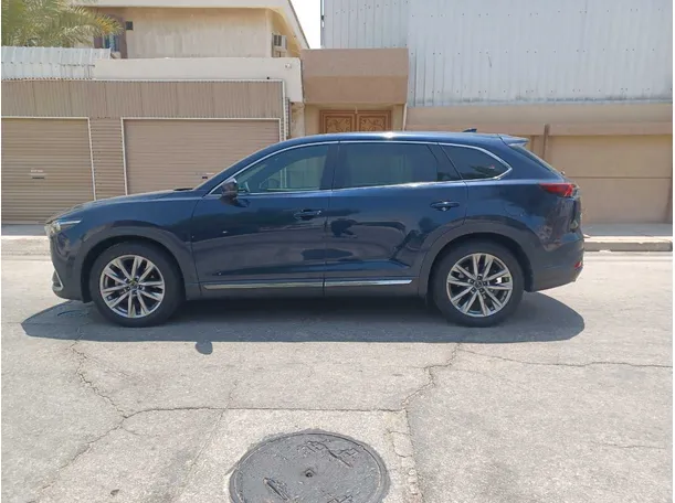 Car image 8