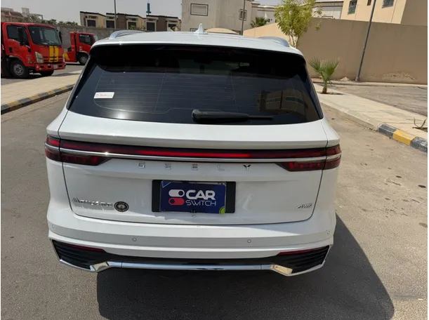 Car image 6
