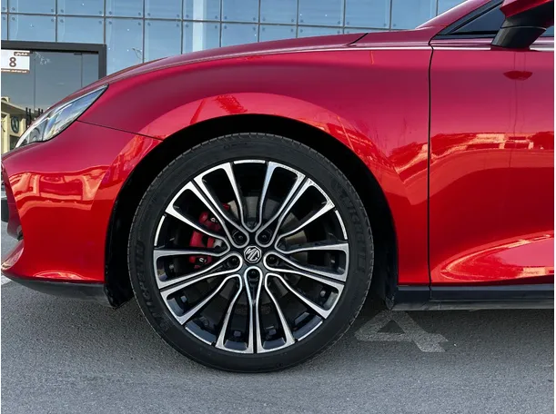Car image 9