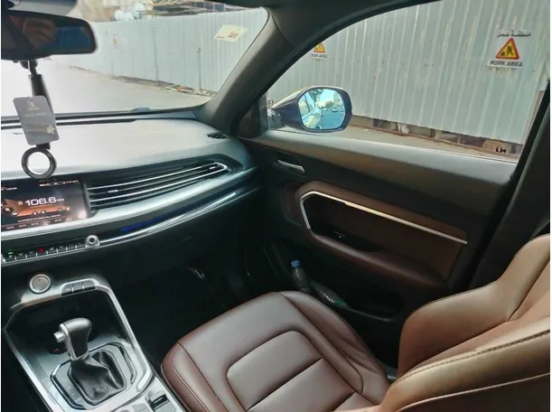 Car image 37