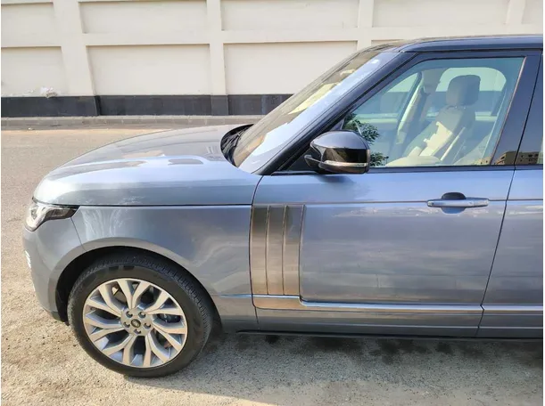 Car image 9